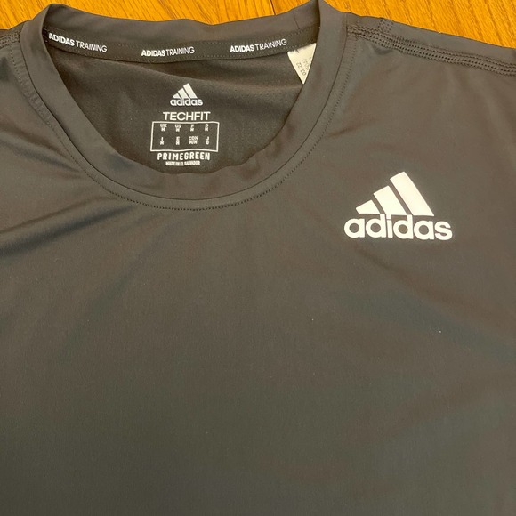 Adidas Sportwear Tshirt Techfit Men Sz M slightly used - Picture 2 of 7